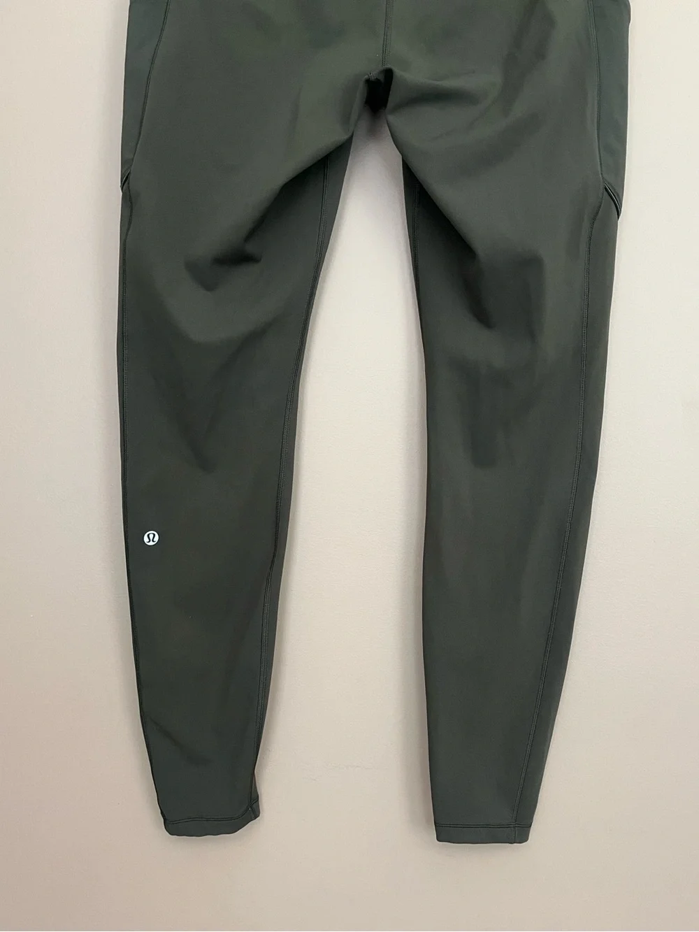 {Lululemon} Speed Up Tight Full-On Luxtreme 28
